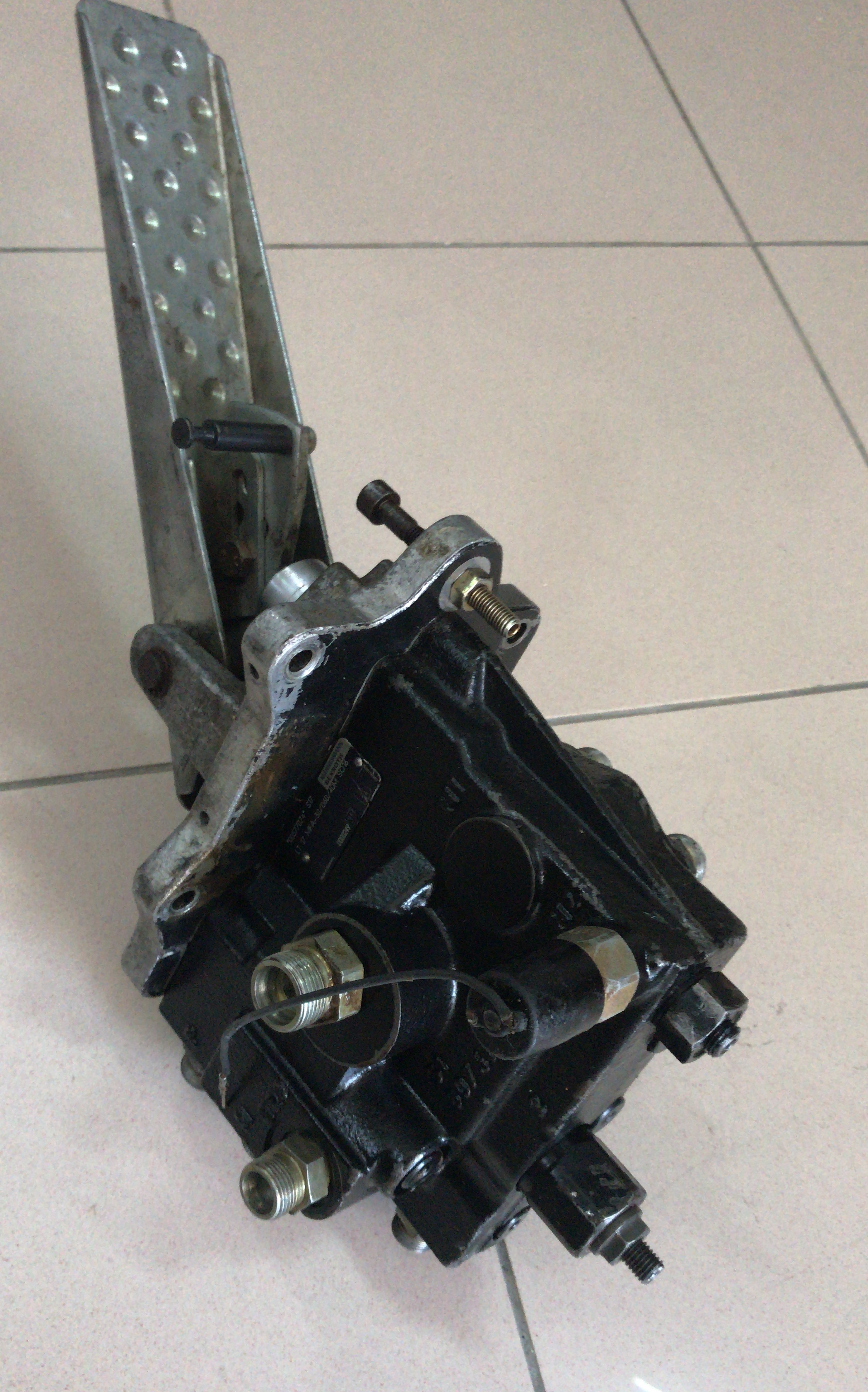 5716550 Liebherr Fren Merkezi-Reman Brake Compact Block
