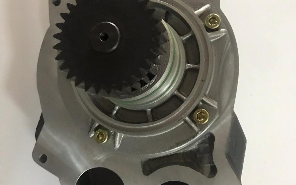 10132816 Water pump Liebherr